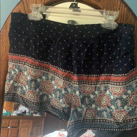 Patterned shorts - Picture 2 of 4